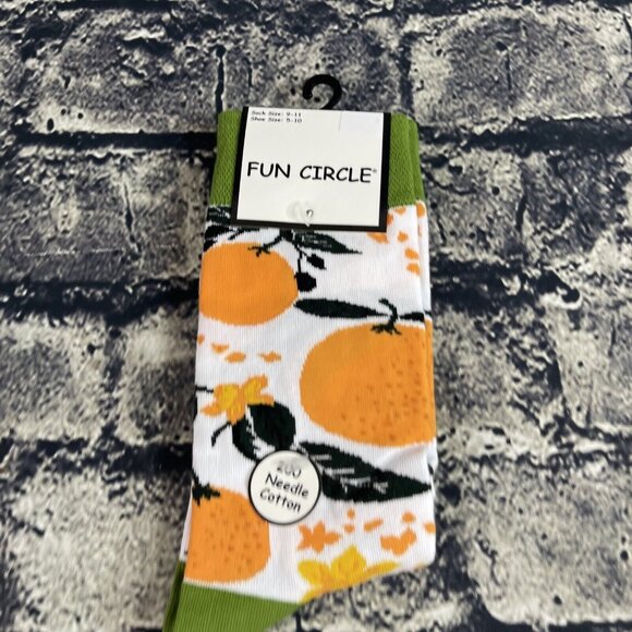 Fun Circle Women's Shoe Sz 5-10 Socks 1 Pair of Oranges Fruit  Socks - Picture 1 of 6